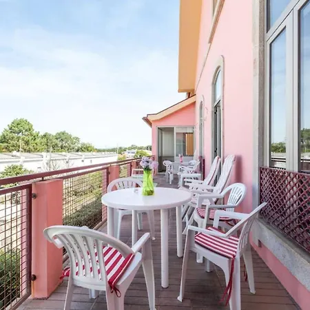 Ferienhaus House Sea View In With Balcony And Internet. *