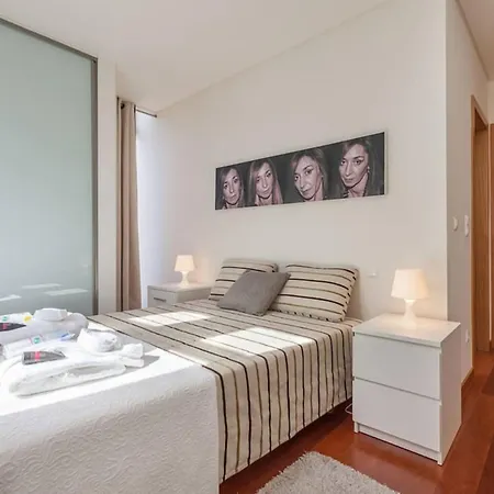 House Sea View In With Balcony And Internet. Dom wakacyjny Moledo (Viana do Castelo)