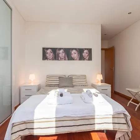 House Sea View In With Balcony And Internet. Moledo (Viana do Castelo)