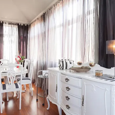 House Sea View In With Balcony And Internet. Ferienhaus *