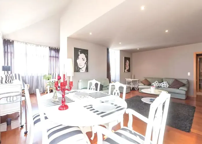 Vakantiehuis House Sea View In With Balcony And Internet.