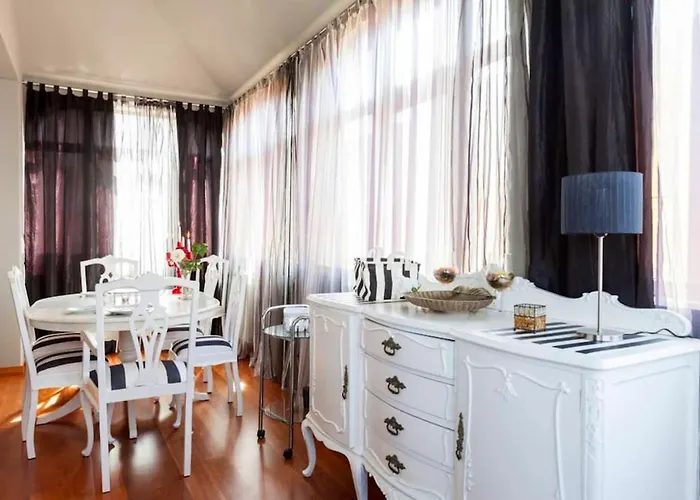 Vakantiehuis House Sea View In With Balcony And Internet. *